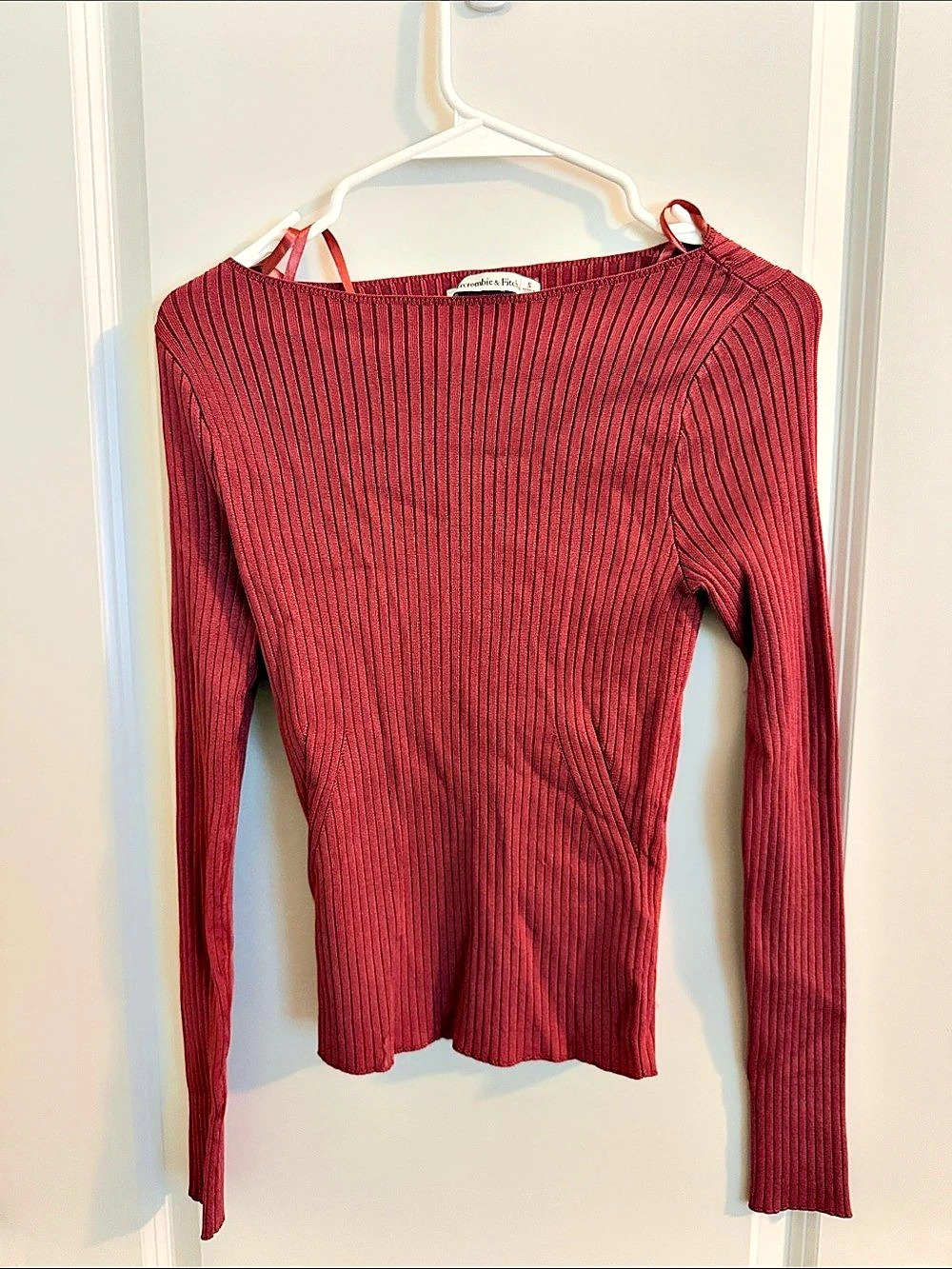 Abercrombie & Fitch Ribbed Long Sleeve Top in Red Size Small Like New